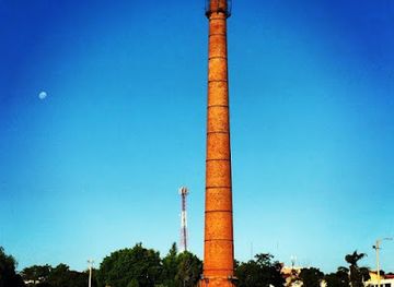 paraguay/encarnacion/landmark/chimenea-de-la-ex-fabril
