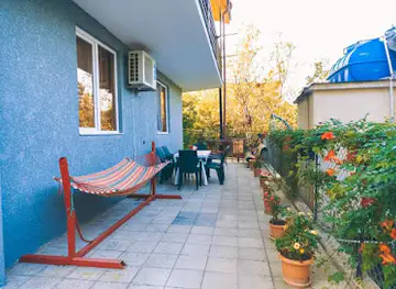 Makos Guest house