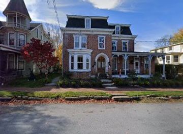 pennsylvania/central-pennsylvania/landmark/historic-boiling-springs