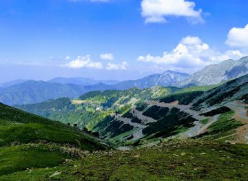 india/kashmir-great-lakes/landmark/sinthan-top