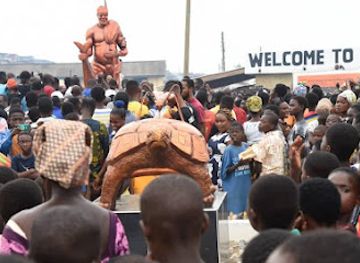 ghana/cape-coast/landmark/ofarnyi-kweigya-fisherman-monument