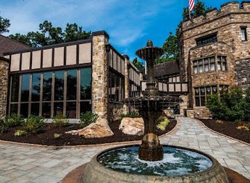 pennsylvania/reading/landmark/stokesay-castle-the-knight-s-pub
