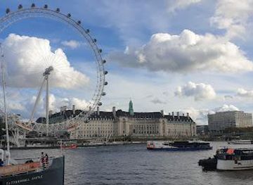 united-kingdom/windsor/landmark/victoria-embankment