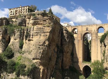 spain/ronda-valley/landmark/puente-viejo