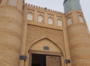 uzbekistan/zarafshan-range/landmark/kuhna-ark