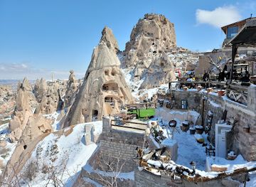 turkiye/caria/landmark/uchisar-castle
