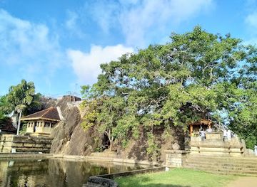 sri-lanka/anuradhapura-district/landmark/isurumuniya-temple