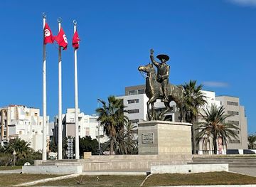 tunisia/monastir/landmark/statue-of-the-president-of-the-republic-of-tunisia-habib-bourguiba