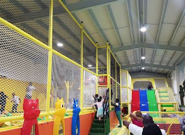 sint-maarten/great-bay/landmark/kids-zone-playground-barefoot-restaurant