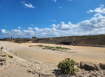 jordan/burial-mounds/landmark/hippodrome
