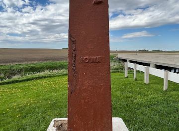 south-dakota/west-river/landmark/minnesota-iowa-south-dakota-marker