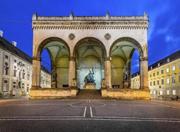germany/munich/altstadt-lehel/landmark/feldherrnhalle