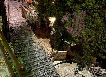 greece/thessaly/landmark/sycamore-of-peace-square