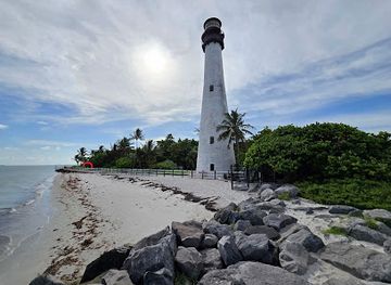 florida/southeast-florida/landmark/us-coast-survey-base-marker