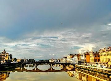 italy/florence/landmark/ponte-alla-carraia