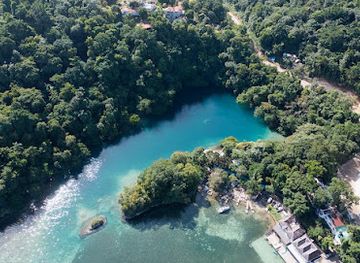 jamaica/port-antonio/landmark/blue-lagoon-rafting