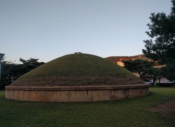 south-korea/gyeongju-historic-areas/landmark/yonggangdong-tombs