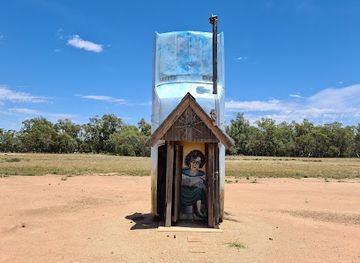 australia/far-west/landmark/utes-in-the-paddock