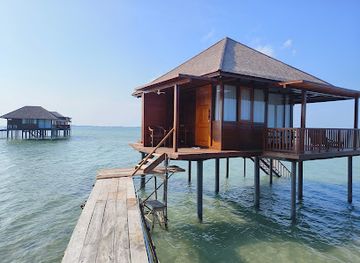 indonesia/bangka-belitung-islands/landmark/pulau-leebong