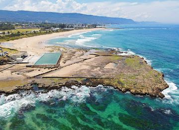 australia/illawarra/landmark/collins-rock