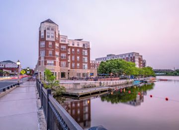 massachusetts/waltham/landmark/cronin-s-landing-apartments