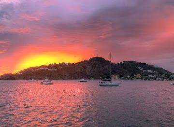 nicaragua/san-juan-del-sur/landmark/nica-sail-surf-the-catamaran