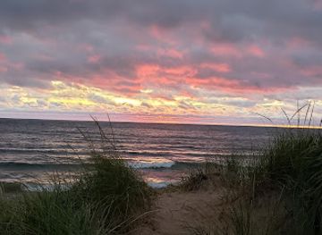 michigan/muskegon/landmark/muskegon-beach