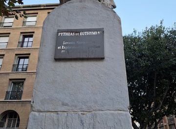 france/marseille-calanques/landmark/statue-de-pytheas-et-euthymenes