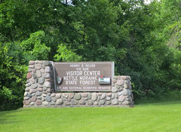 wisconsin/ice-age-trail/landmark/henry-s-reuss-ice-age-visitor-center