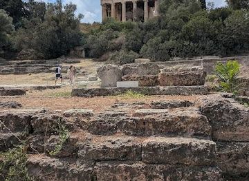 greece/athens/landmark/temple-of-apollo-patroos