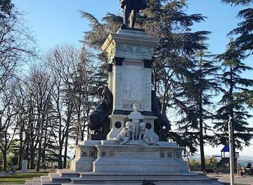 san-marino/serravalle/landmark/monument-to-raphael