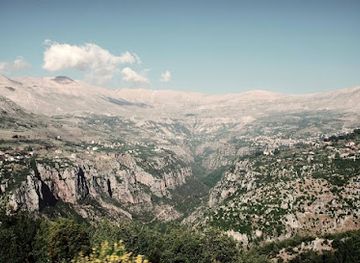 lebanon/bsharri-district/landmark/qannoubine-valley-bsharri