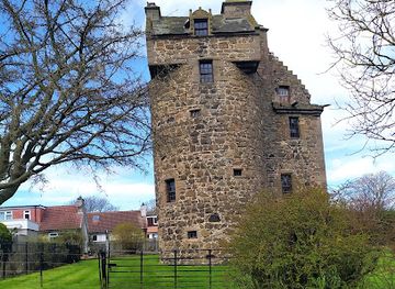 united-kingdom/dundee/landmark/claypotts-castle