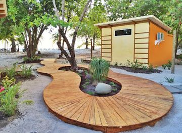 honduras/utila/landmark/coral-beach-village-resort