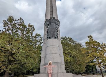 lithuania/kaunas/landmark/oak-wood-park