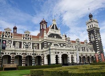 new-zealand/dunedin/landmark/dunedin-railway-station