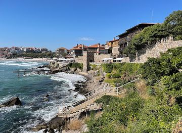 bulgaria/sozopol/landmark/southern-fortress-wall-and-tower