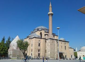turkiye/konya/landmark/serafettin-turbesi