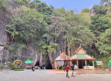cambodia/kep/landmark/kampong-trach-water-cave