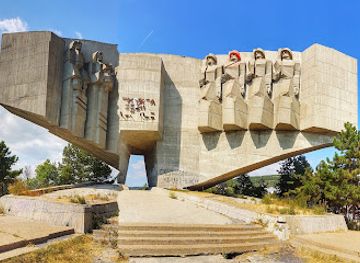bulgaria/northeast-bulgaria/landmark/monument-of-the-bulgarian-soviet-friendship