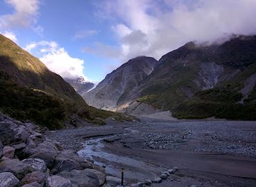 new-zealand/mount-cook-national-park/landmark/fox-glacier-valley-walk