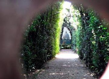 italy/rome/landmark/gran-priorato-di-roma-dell-ordine-di-malta