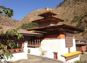 bhutan/trashigang/landmark/gom-kora