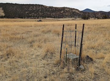 oregon/central-oregon/landmark/geographic-center-of-oregon