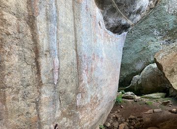 uganda/central-region/landmark/nyero-rock-paintings