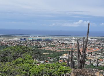 aruba/pos-chiquito/landmark/hooiberg-lookout