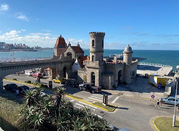 argentina/mar-del-plata/varese/landmark/feria-de-artesanos-torreon-varese