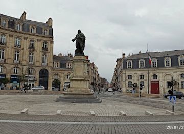 france/bordeaux/landmark/statue-du-marquis-de-tourny