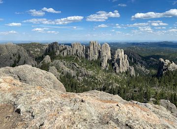 south-dakota/black-hills-national-forest/landmark/little-devil-s-tower-trailhead