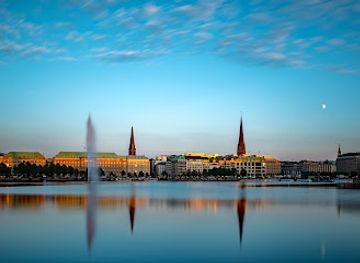 germany/hamburg/landmark/alster-fountain